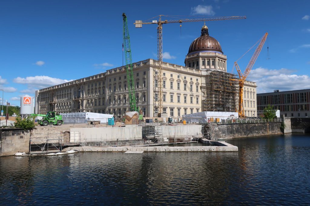 2020年12月にベルリン王宮が複合文化施設「フンボルト・フォーラム」としてオープン