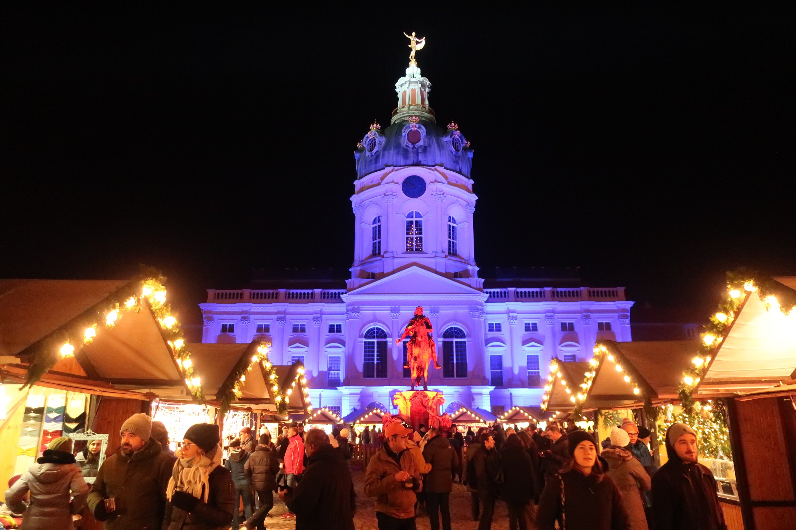 22年で最後の開催となるベルリンのシャルロッテンブルク宮殿のクリスマスマーケット ドイツ便り