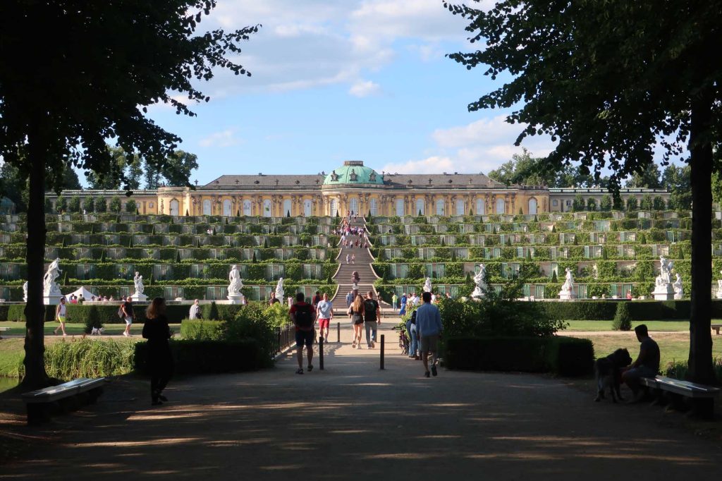 ドイツ旅行で必見の世界遺産サンスーシ宮殿