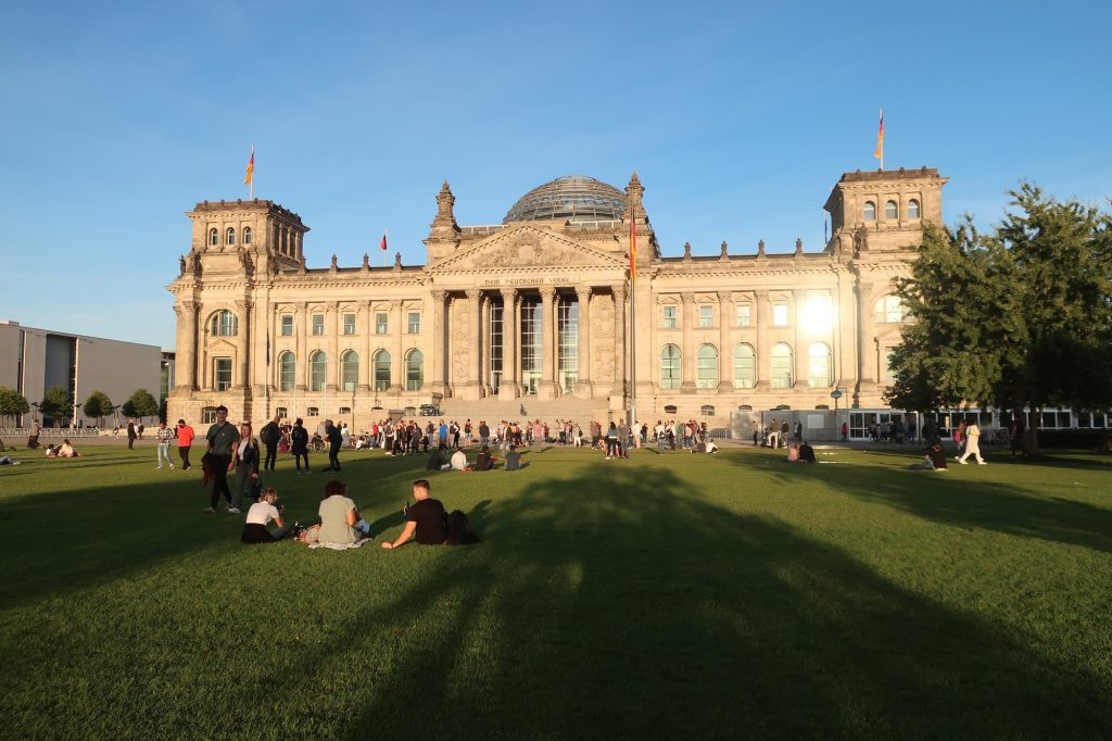 開かれた政治の場。見学可能なドイツ国会議事堂。