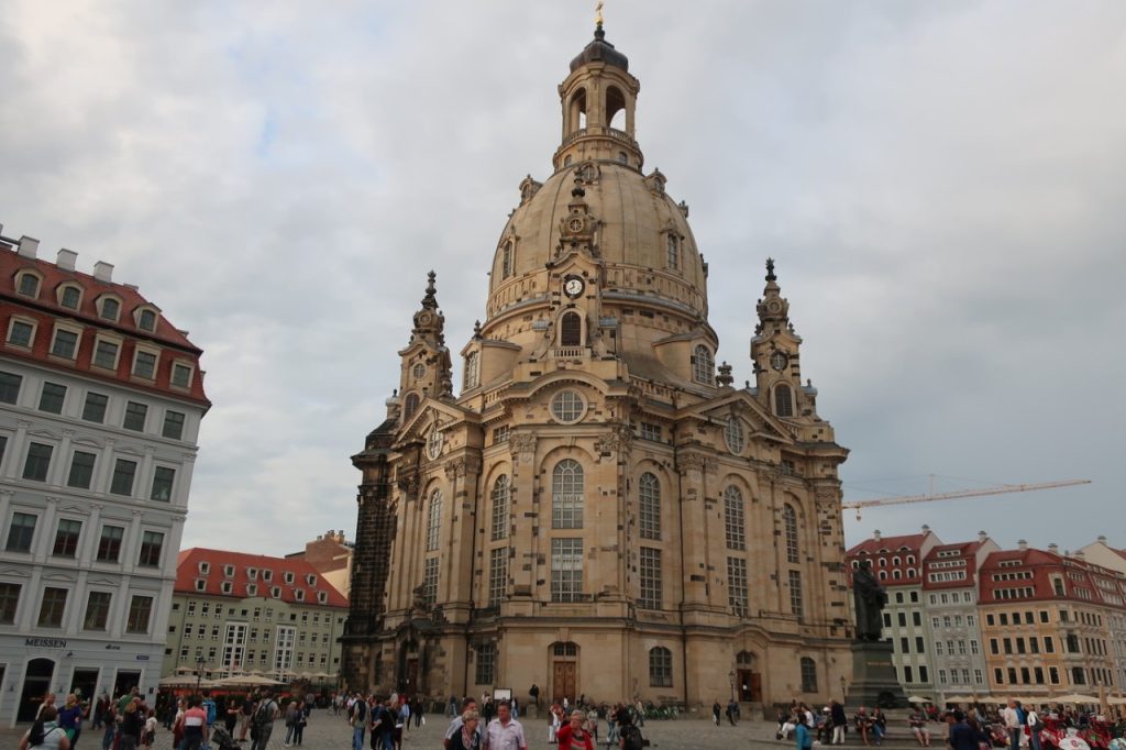 戦争の悲劇と復興を伝えるドレスデンの聖母教会